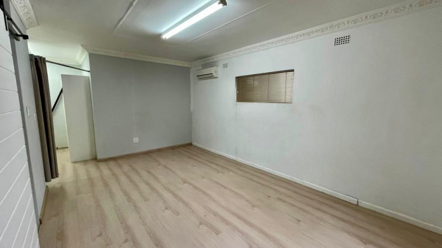 5 Bedroom Property for Sale in Safari Gardens North West